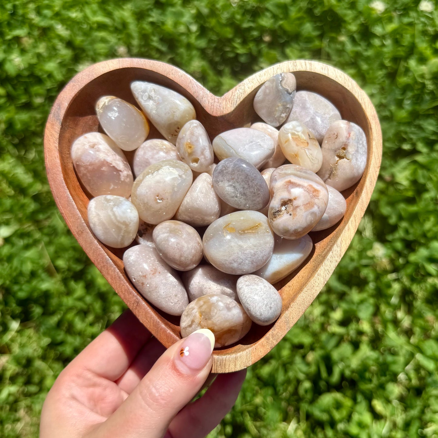 Flower agate tumbles