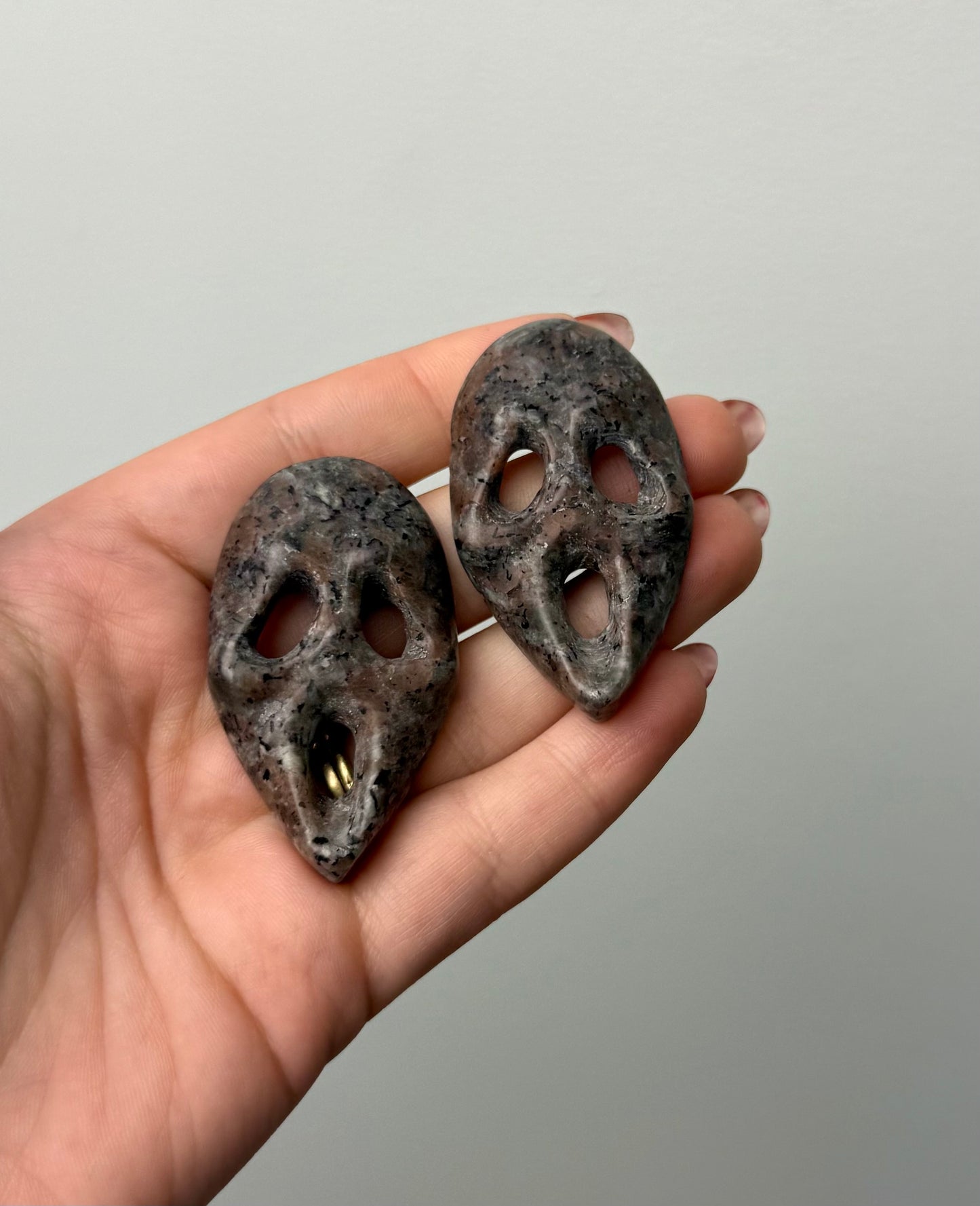 Yooperlite scream mask carvings