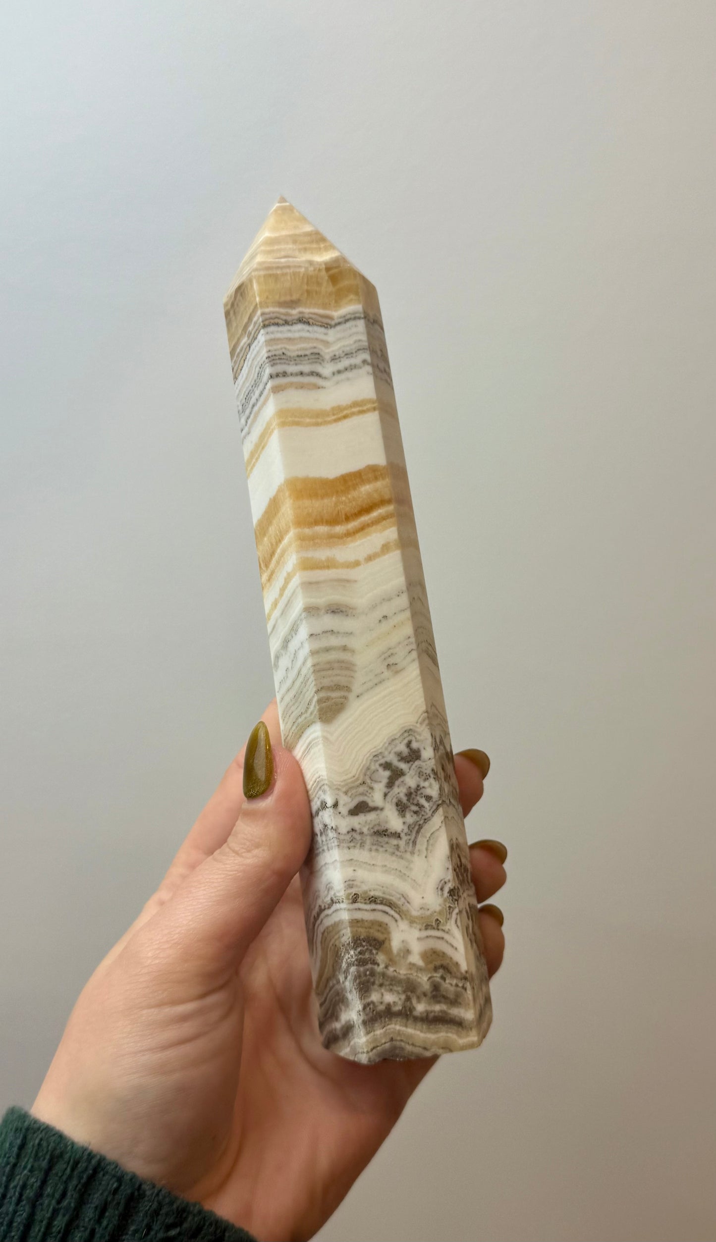  Dendritic orange calcite tower