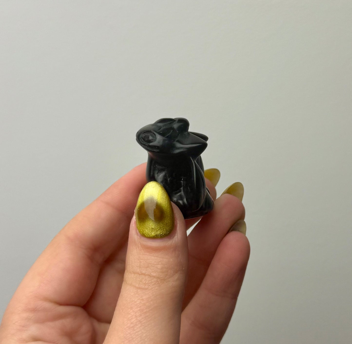 Toothless dragon carving