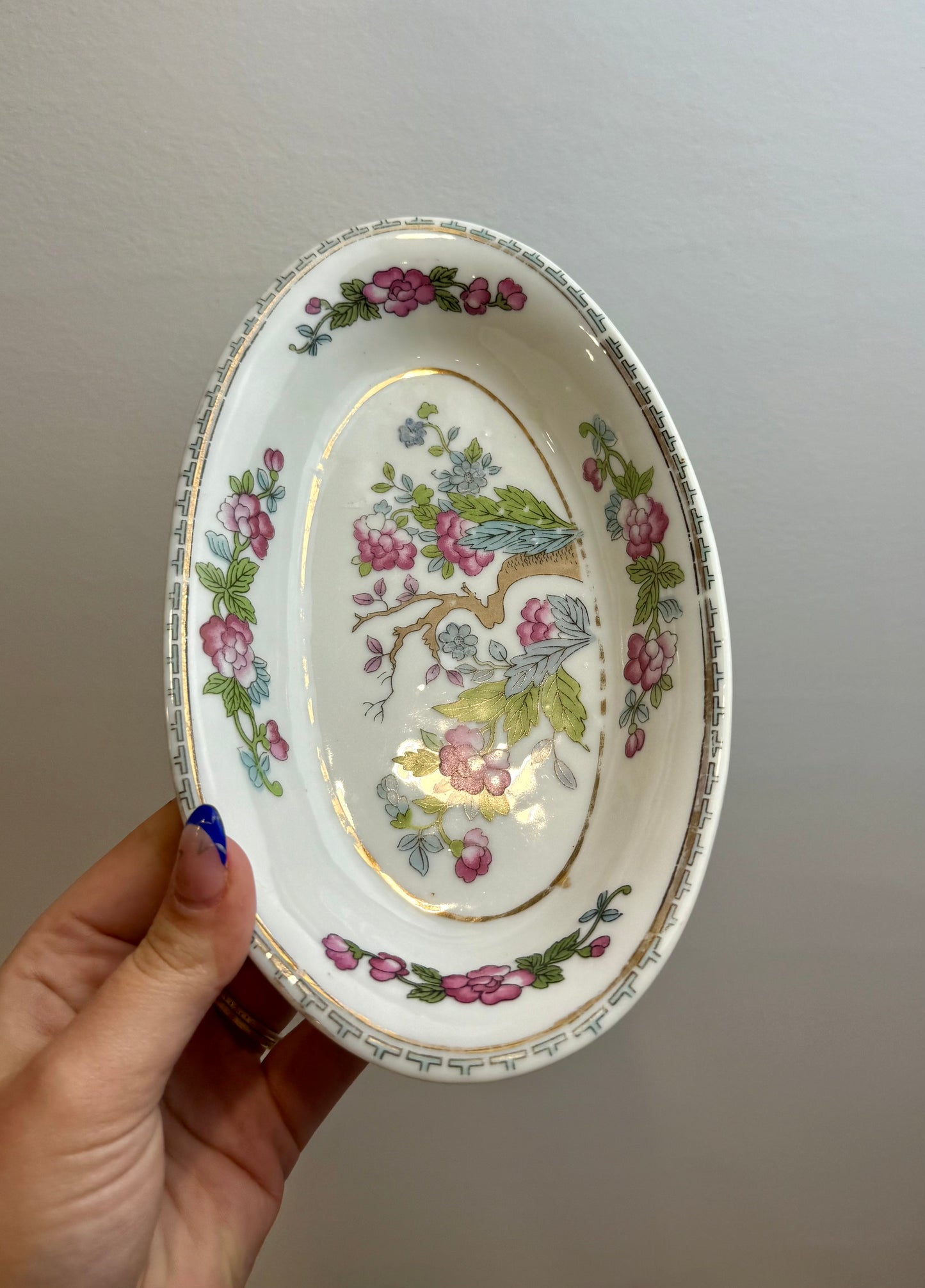 Beautiful dish/tray thrifted find