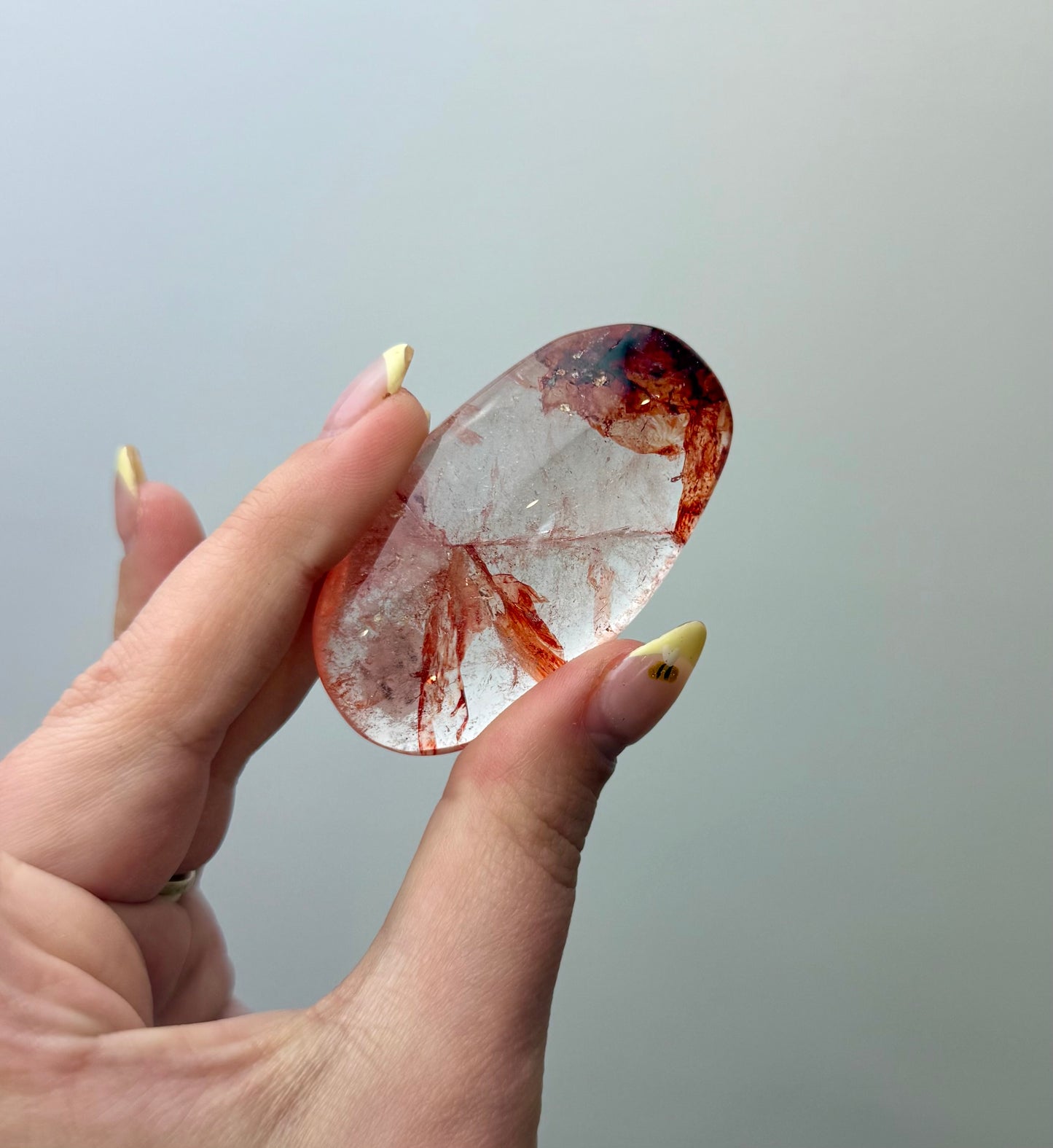 Dyed quartz palm stone