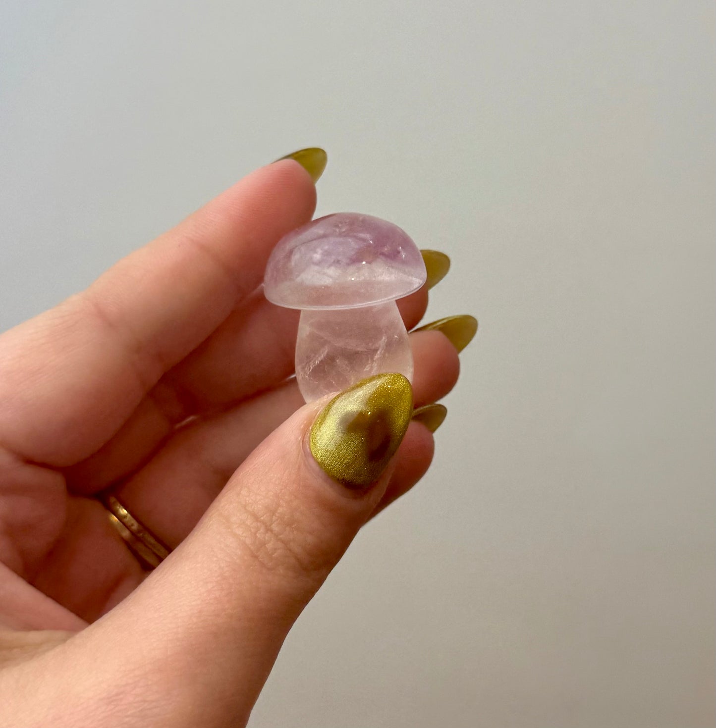 Fluorite mushroom carving