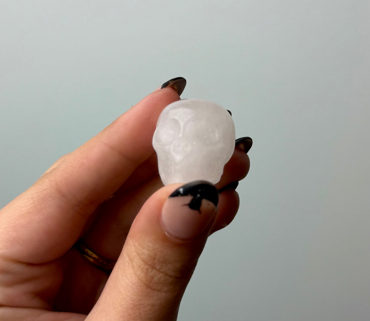 Quartz skull carving