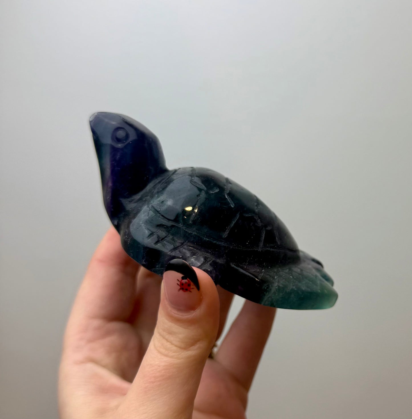 Fluorite sea turtle carving