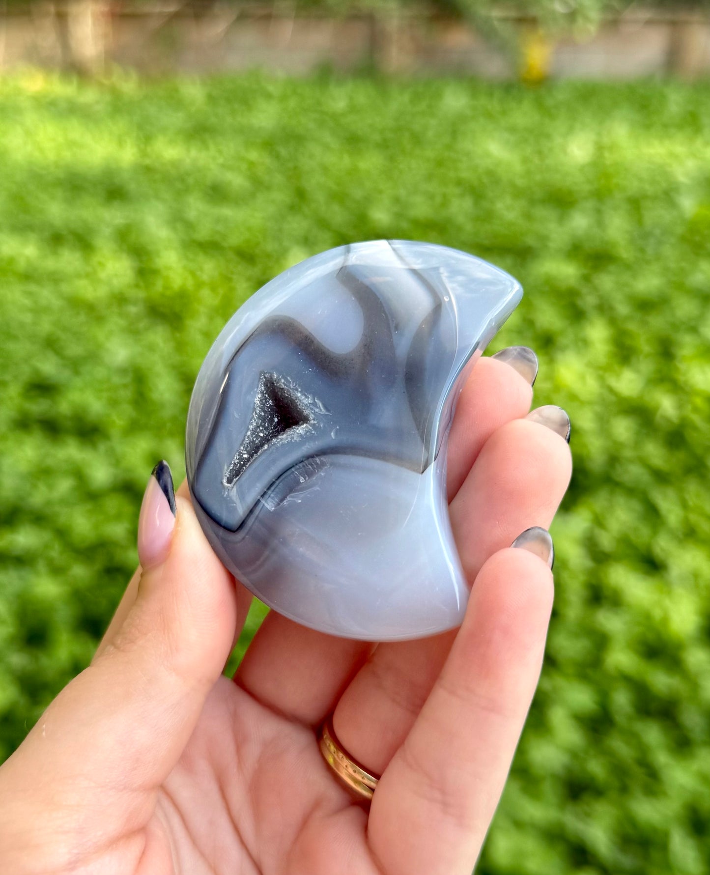 Druzy agate moon carving