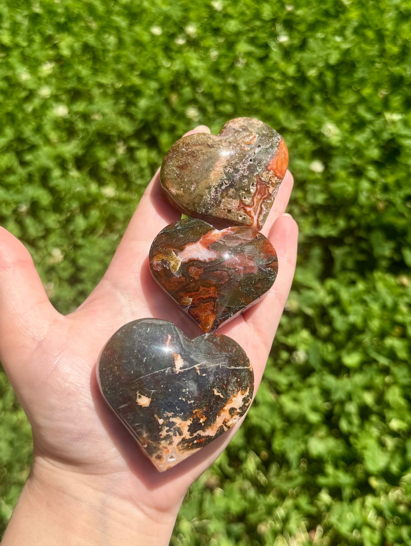Dyed moss agate heart carvings