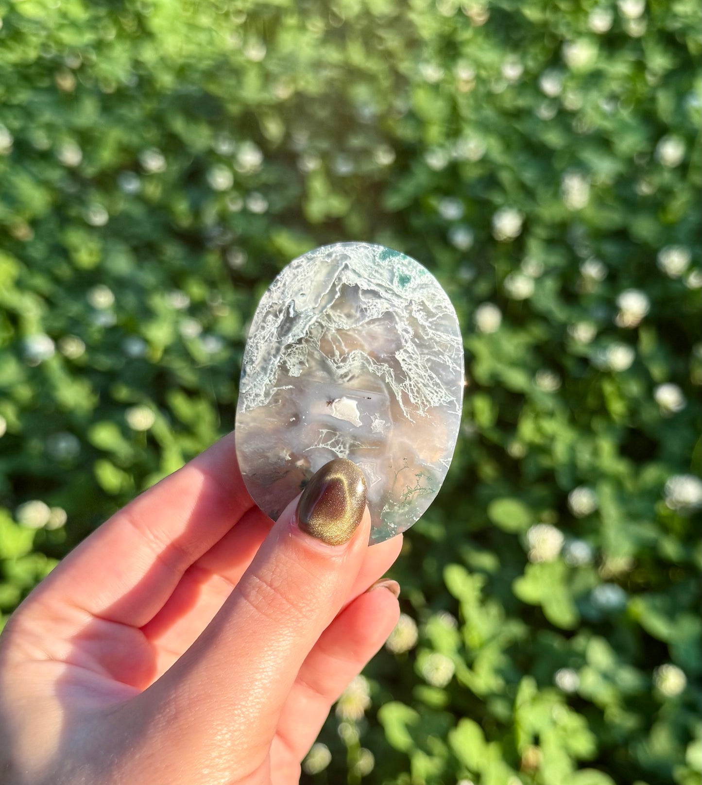 Moss agate palm stone