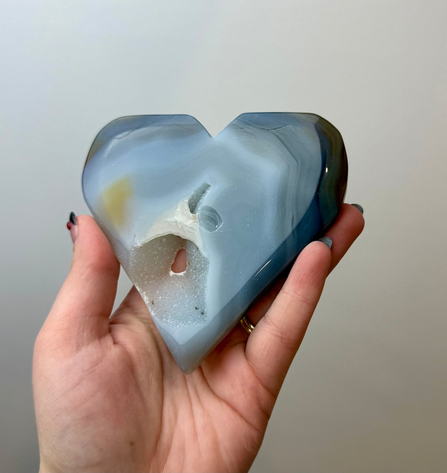 Druzy agate heart carving