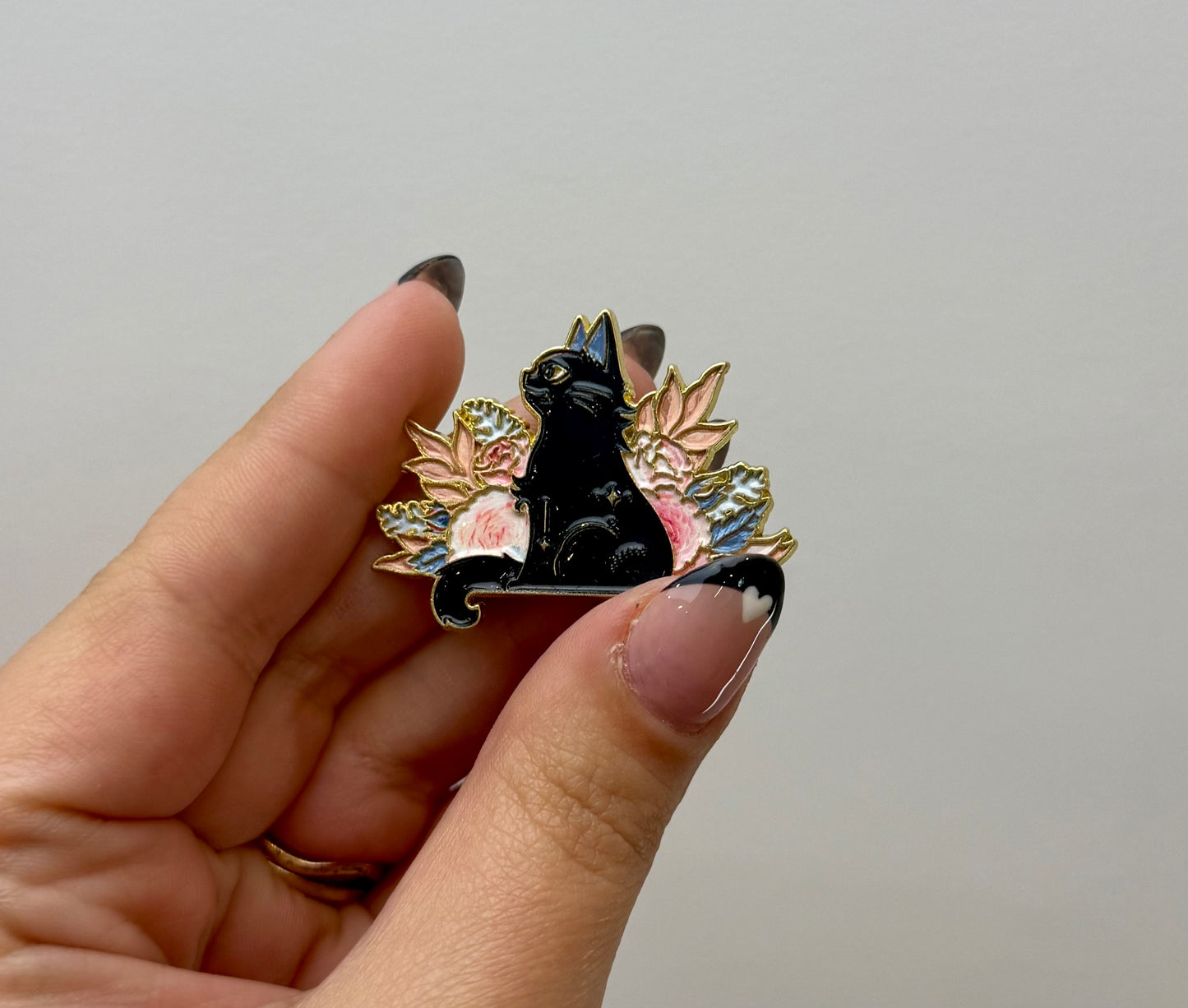 Black cat enamel pin