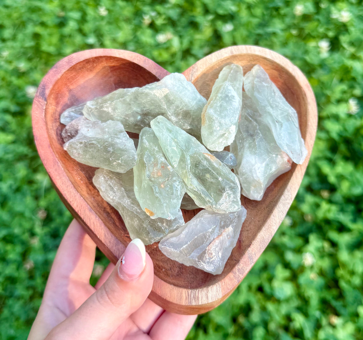 Altered green quartz prasiolite“green amethyst” raws