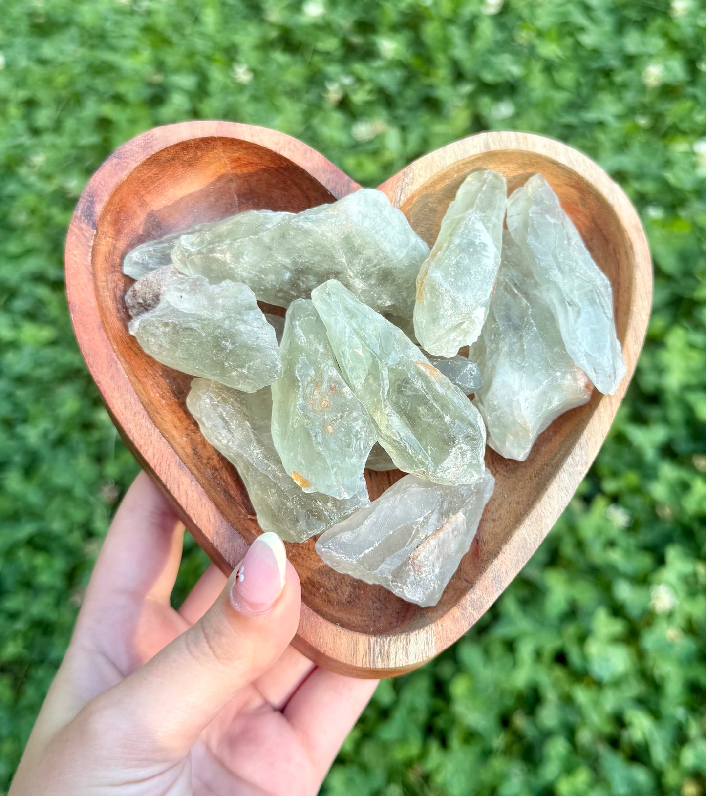 Altered green quartz prasiolite“green amethyst” raws