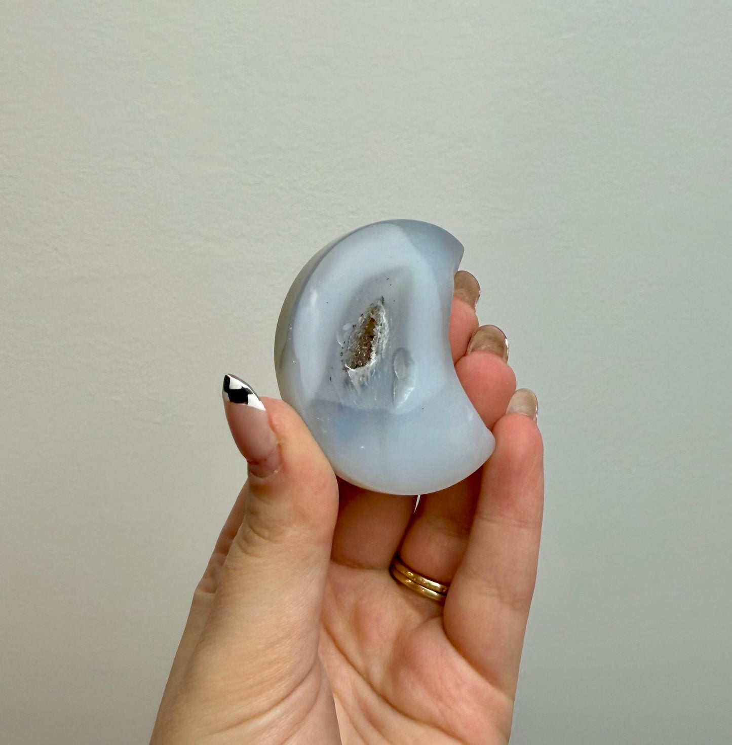 Druzy agate moon carving