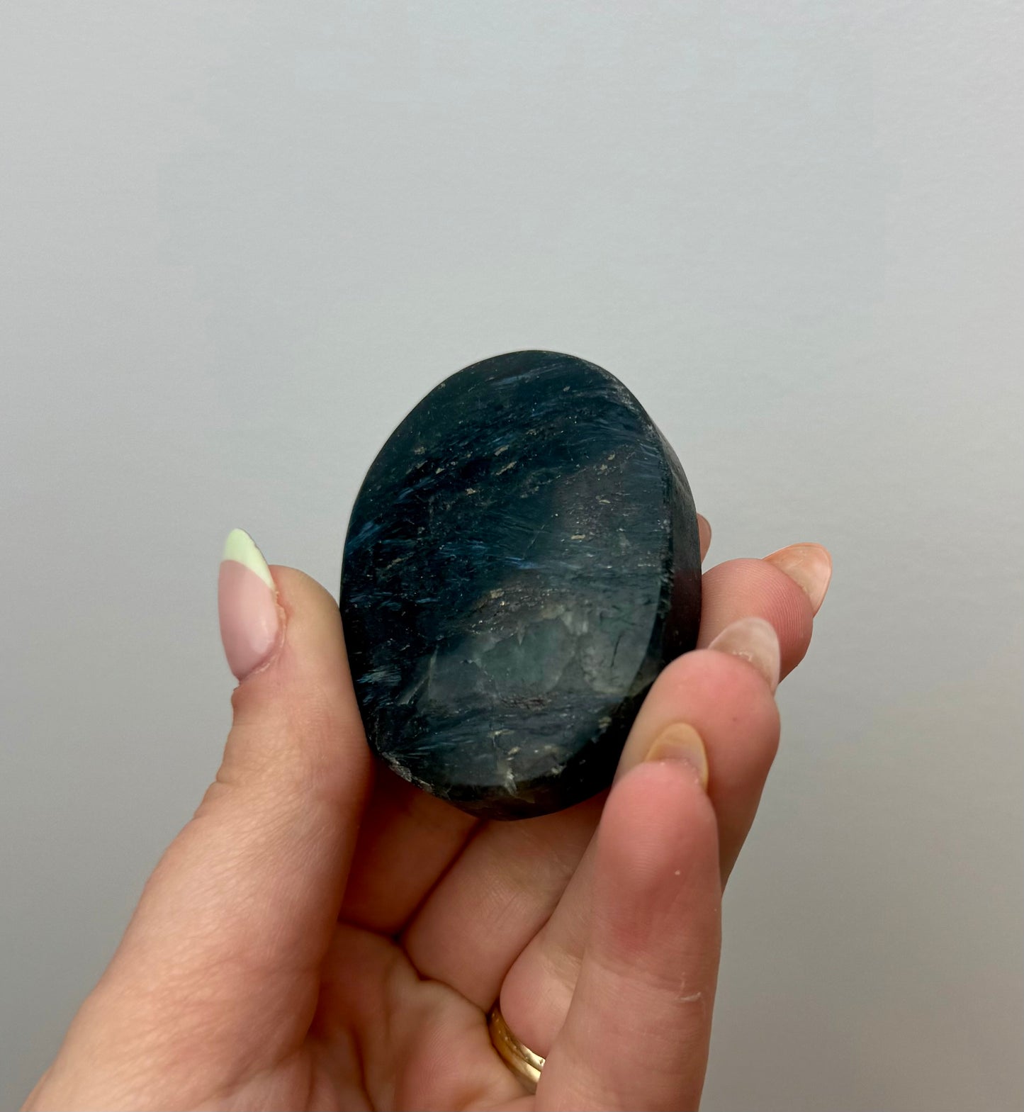 Arfvedsonite/Firework stone palmstones