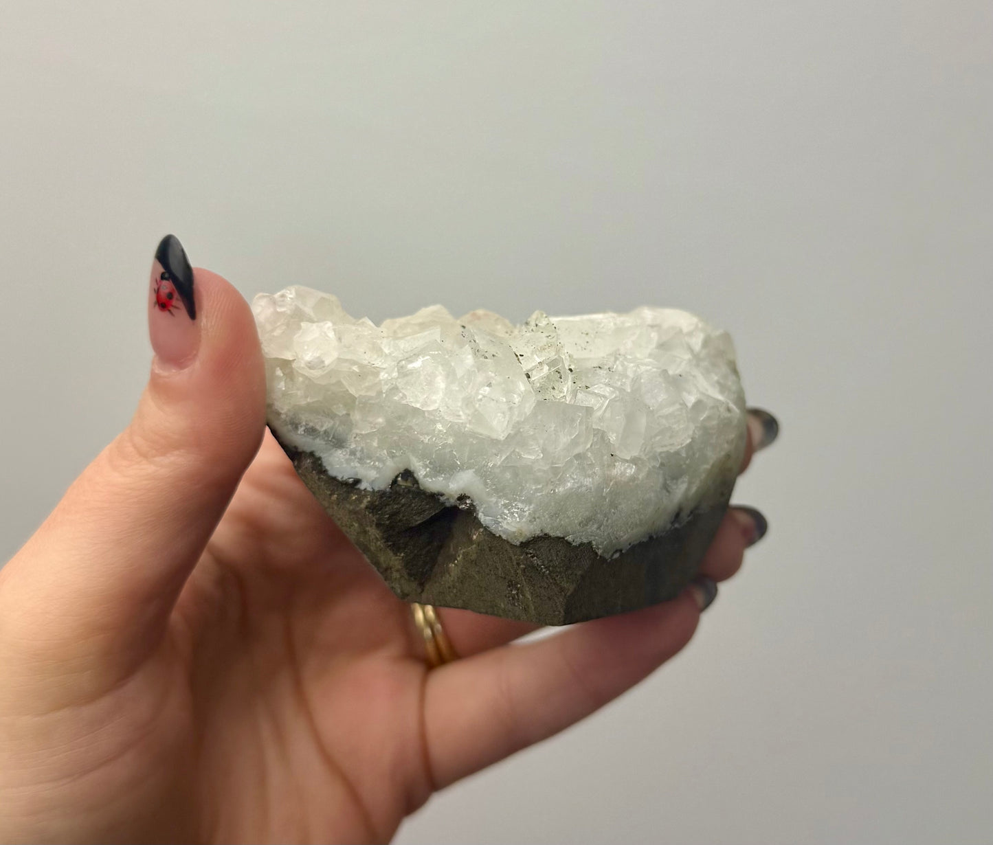 Apophyllite specimen