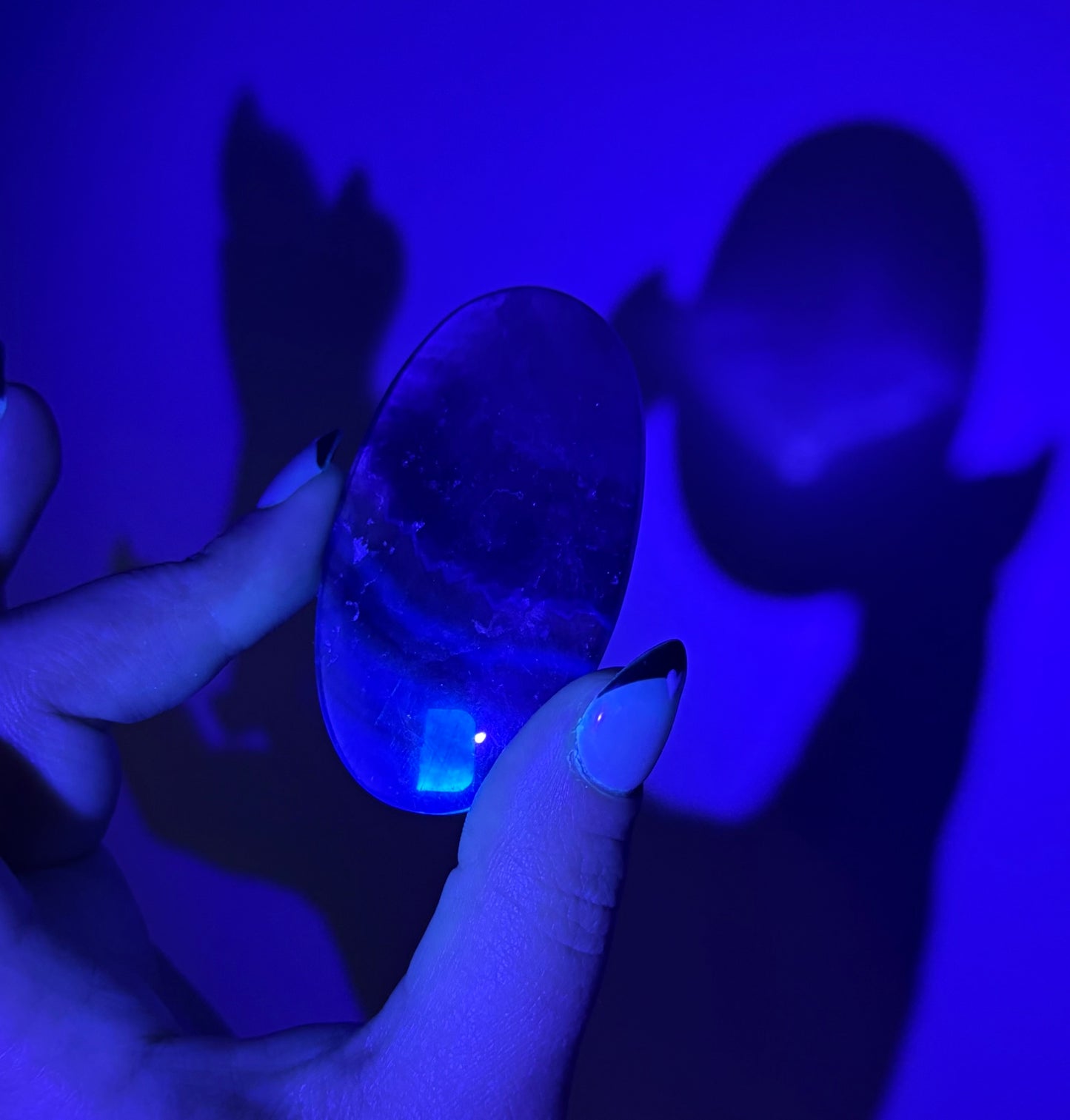 Fluorite palm stone