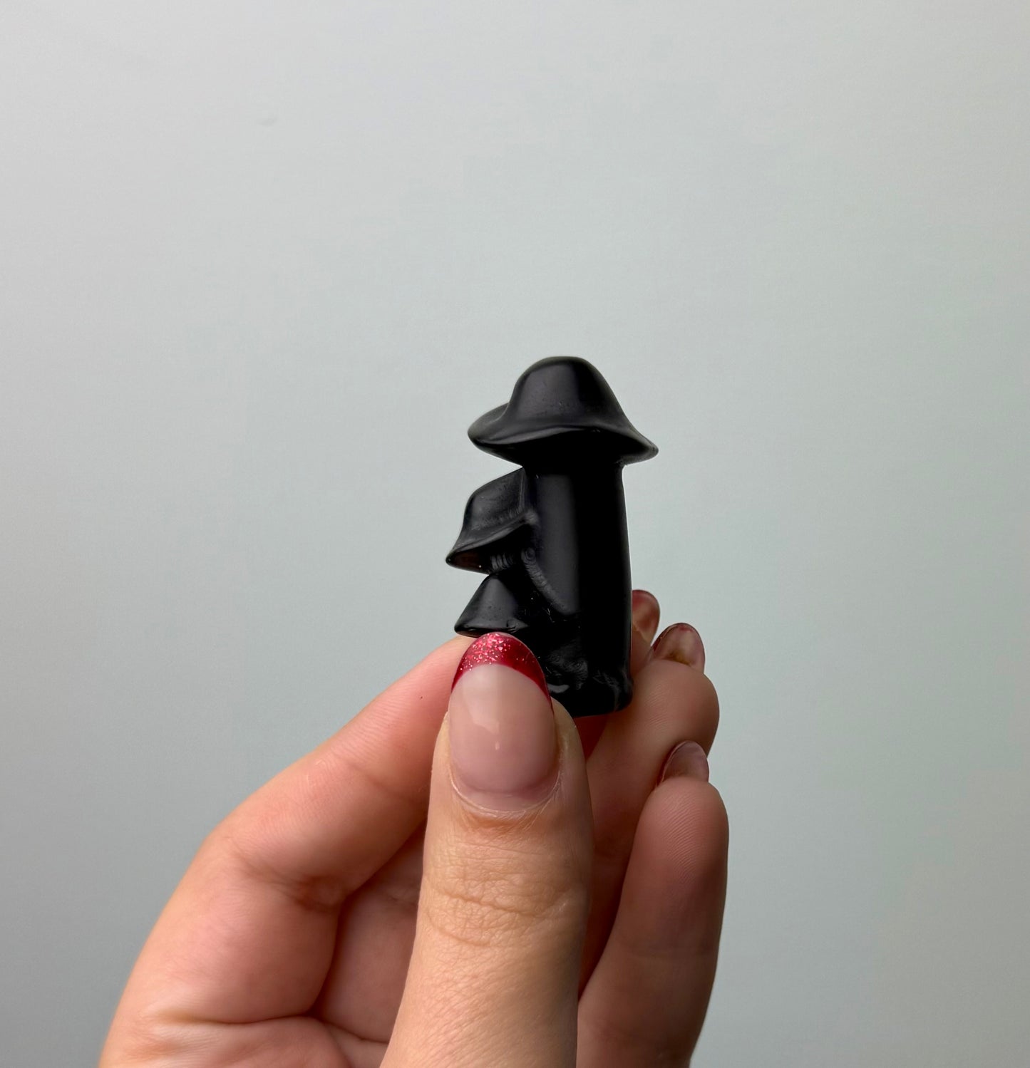 Obsidian mushroom carving