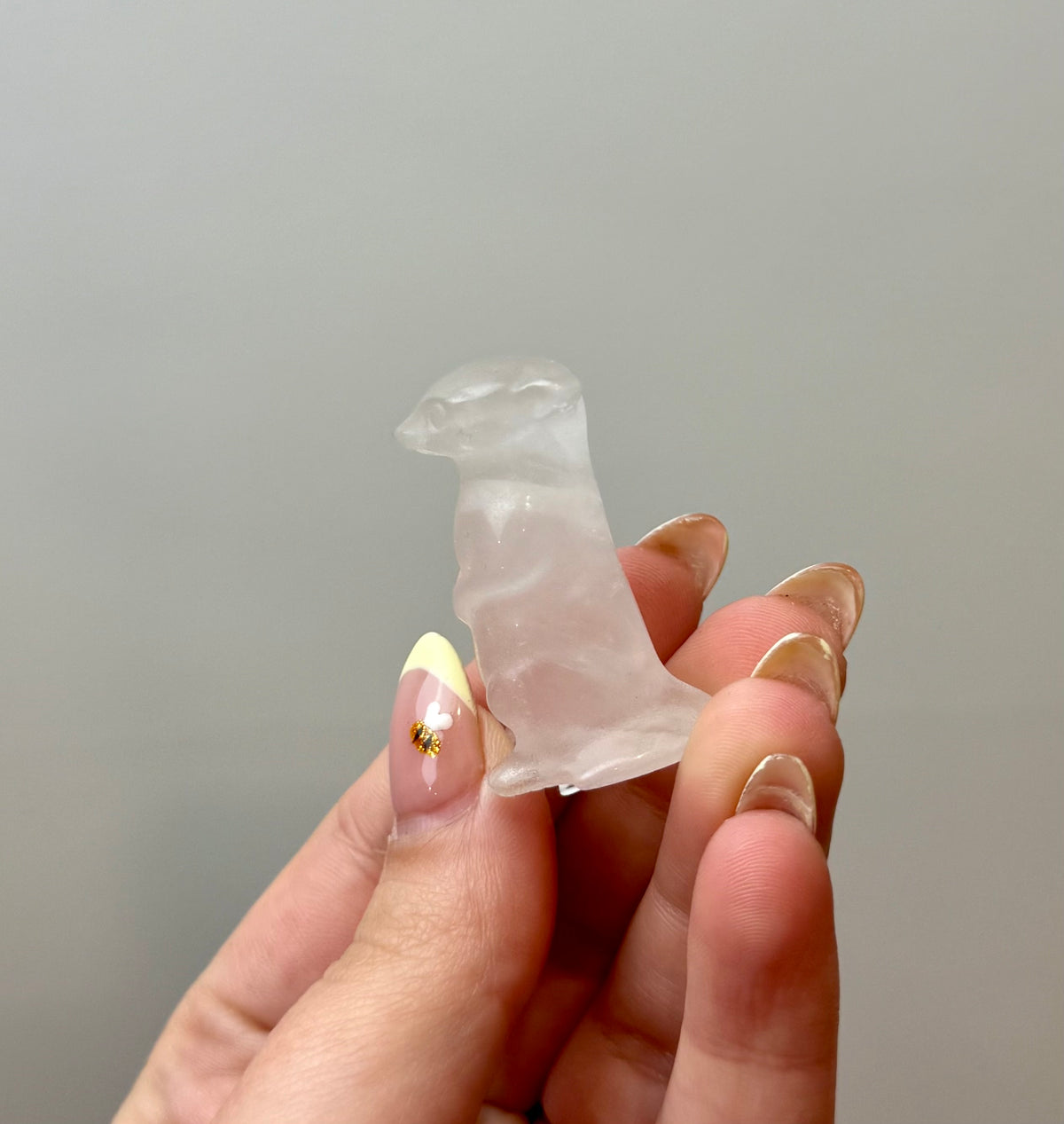 Quartz meerkat carving