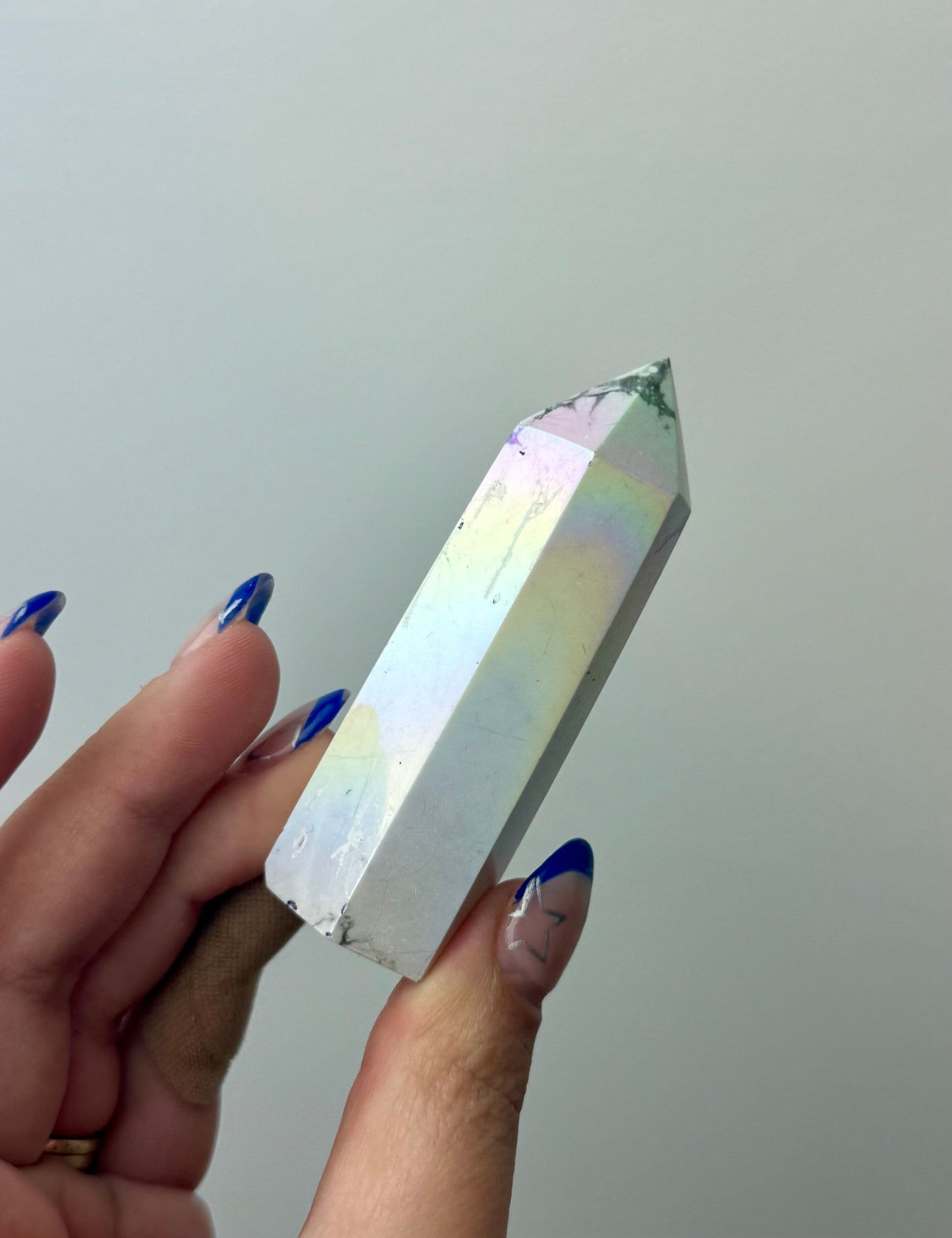 Altered aura howlite tower