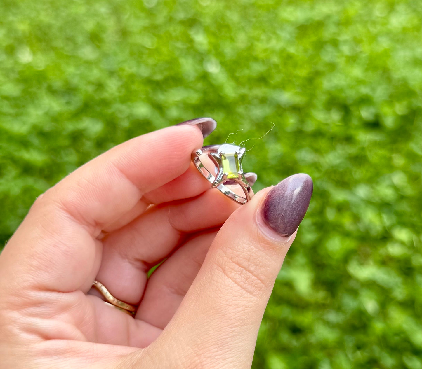 Peridot star ring
