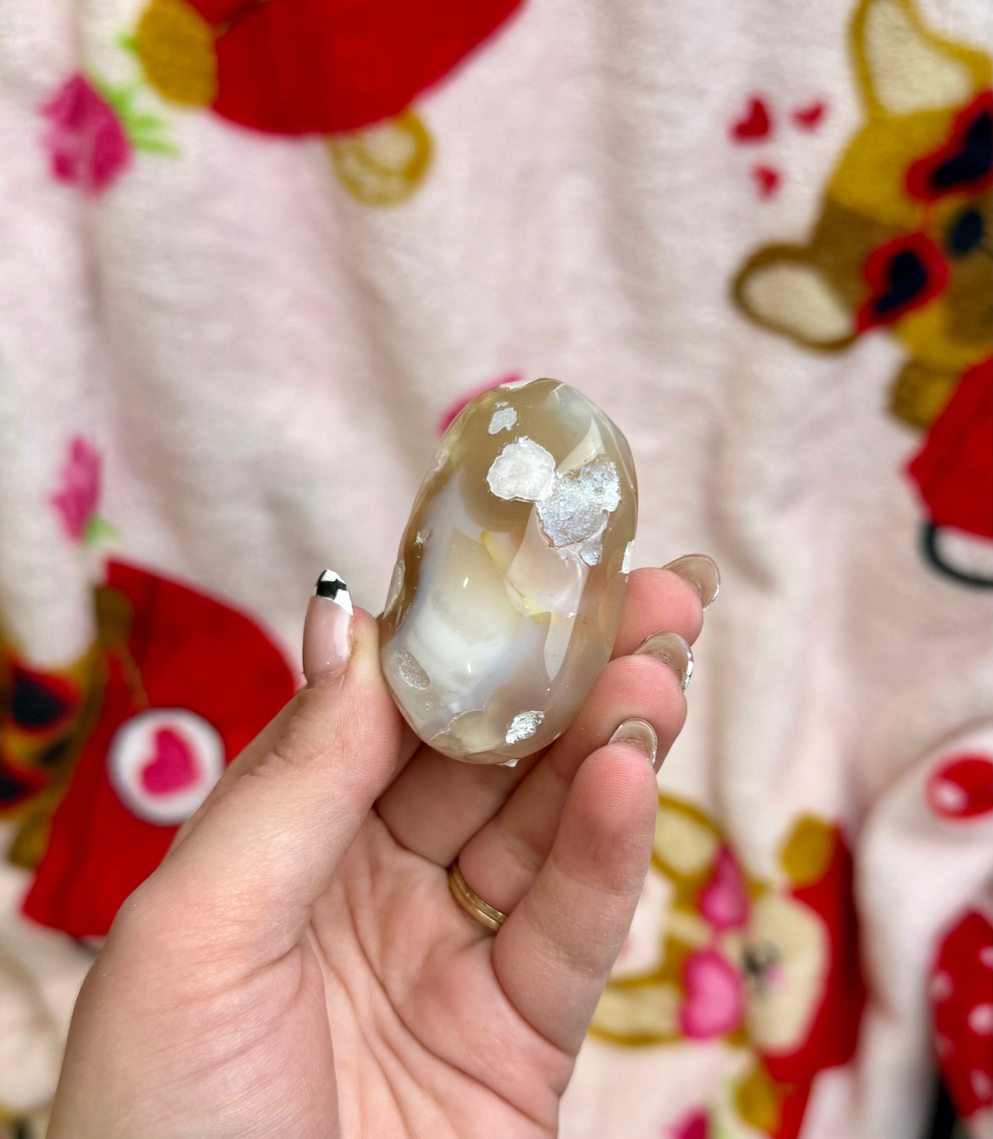 Flower agate palm stone