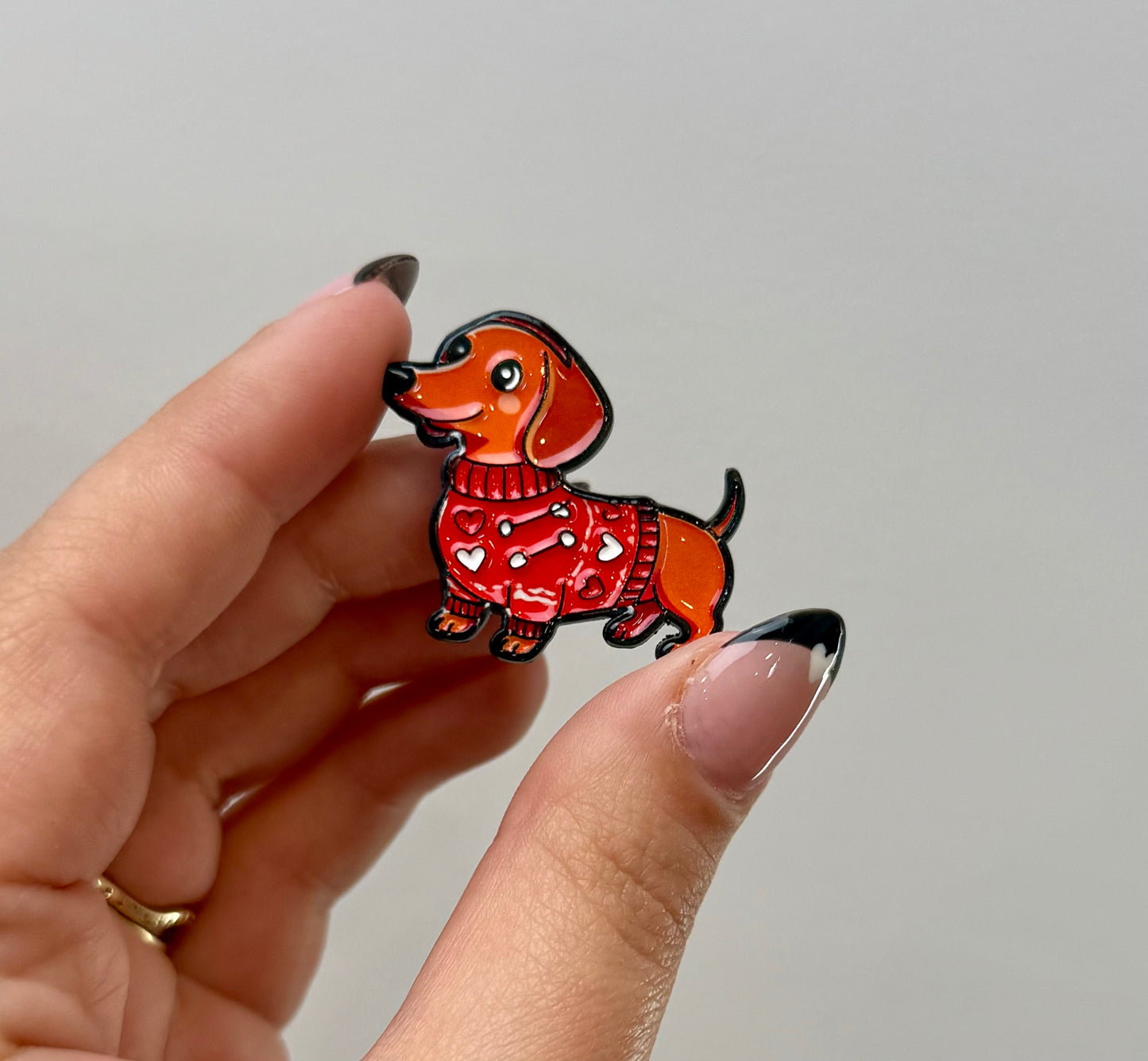 Wiener dog dachshund heart sweater enamel pin