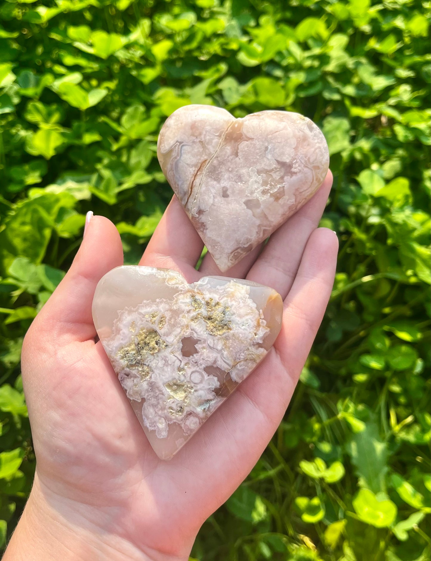 Flower agate heart carvings