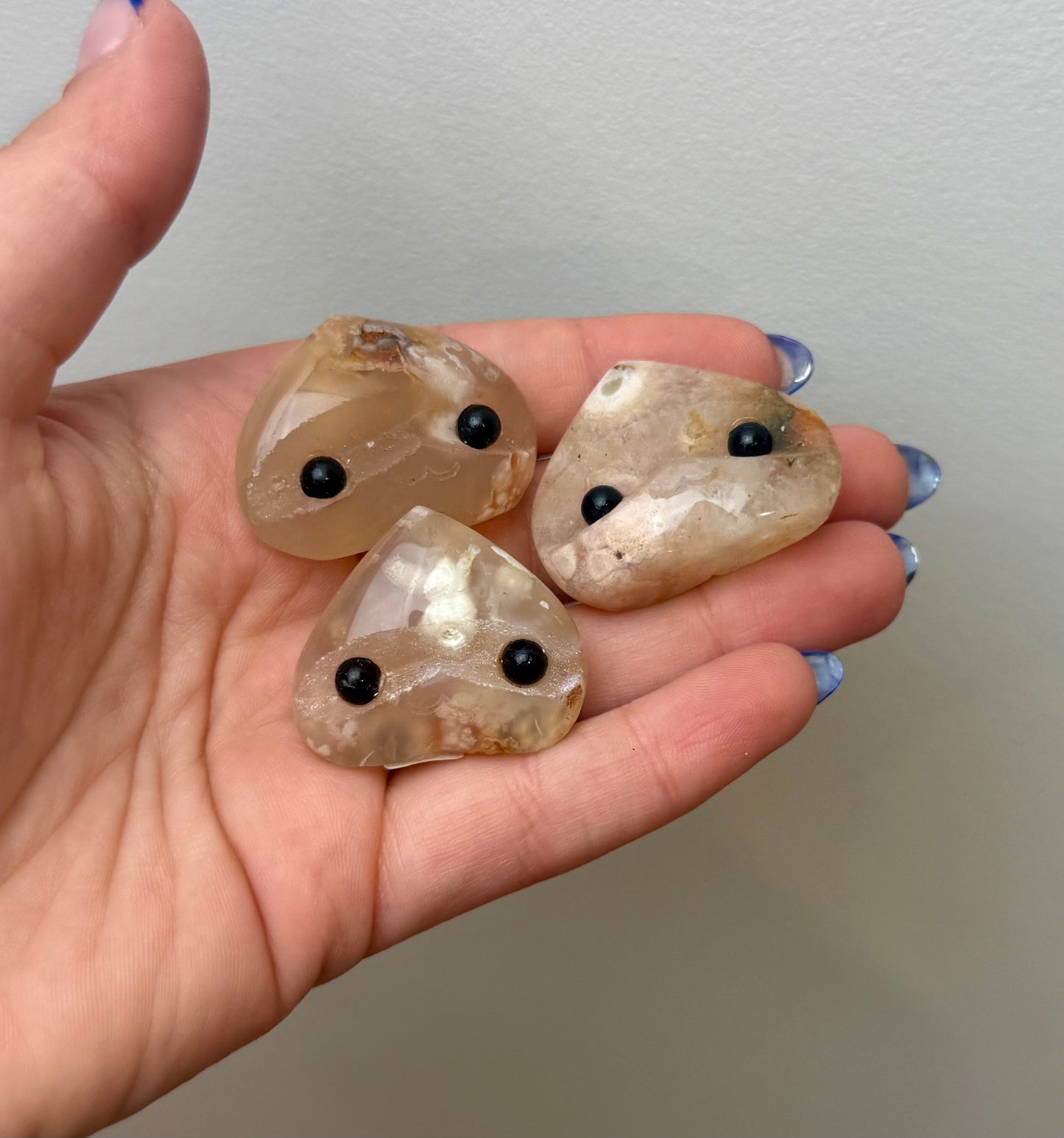 Flower agate pebble pets