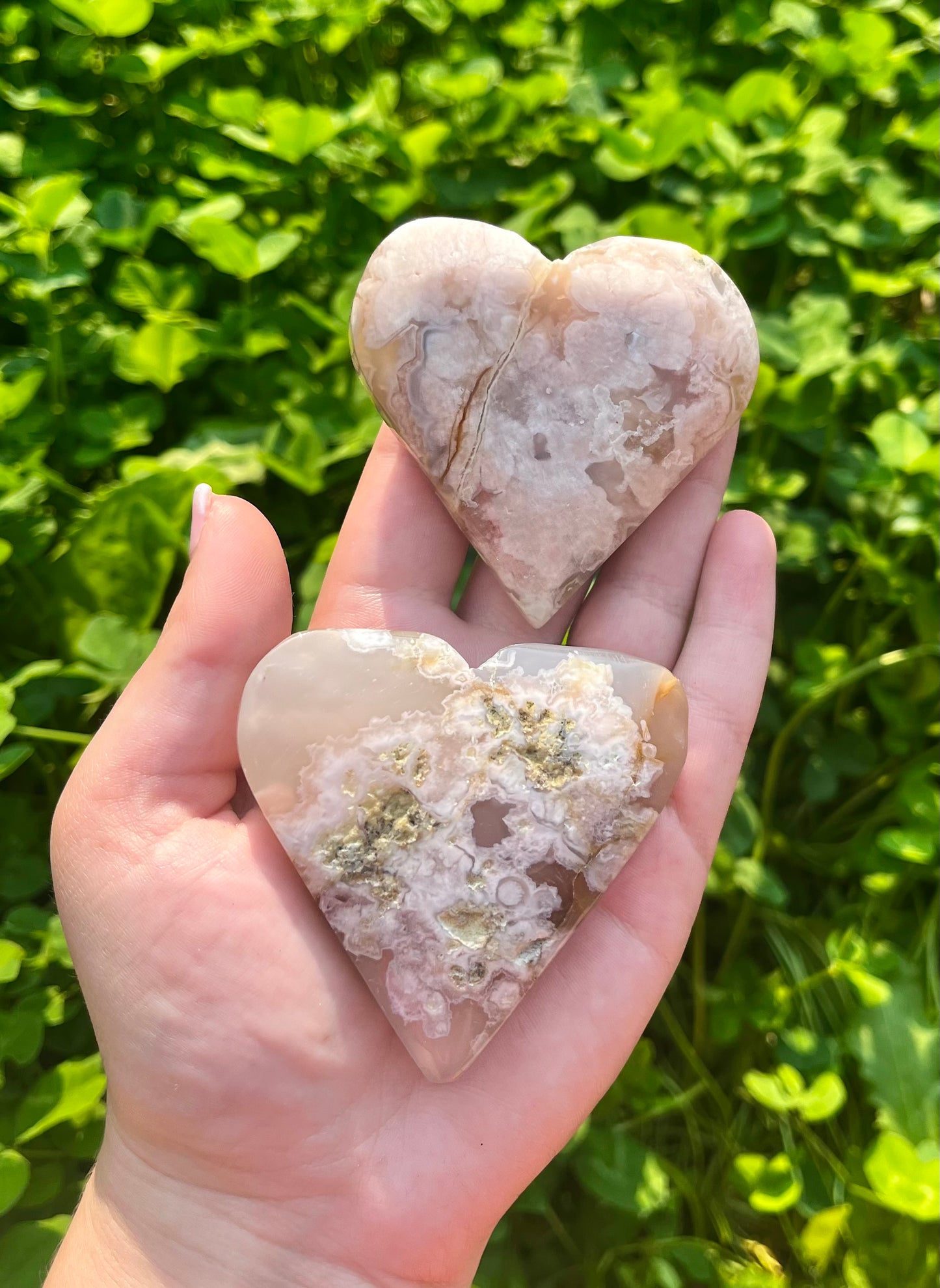 Flower agate heart carvings