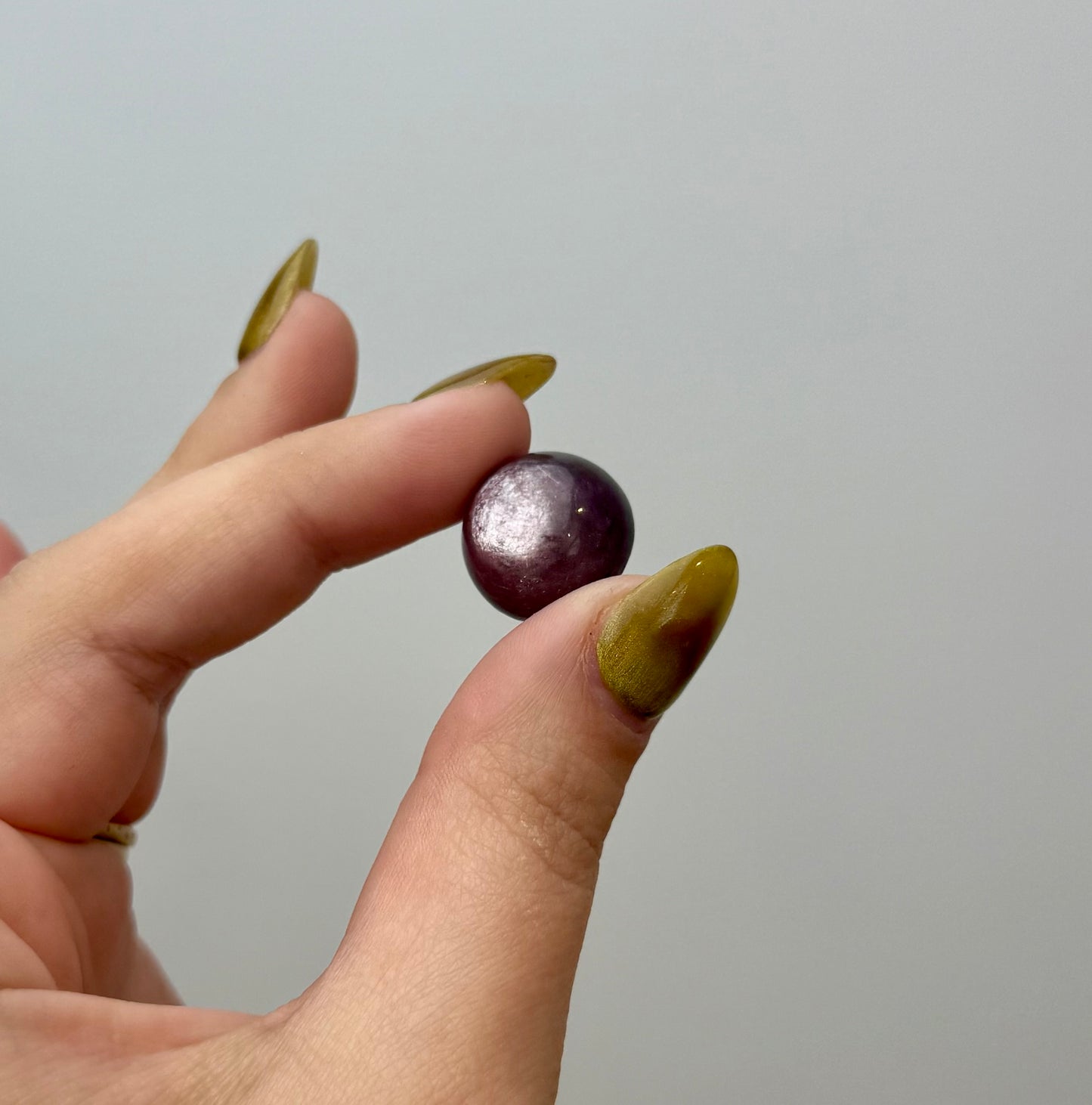 Gem lepidolite/purple mica cabochon carving ￼