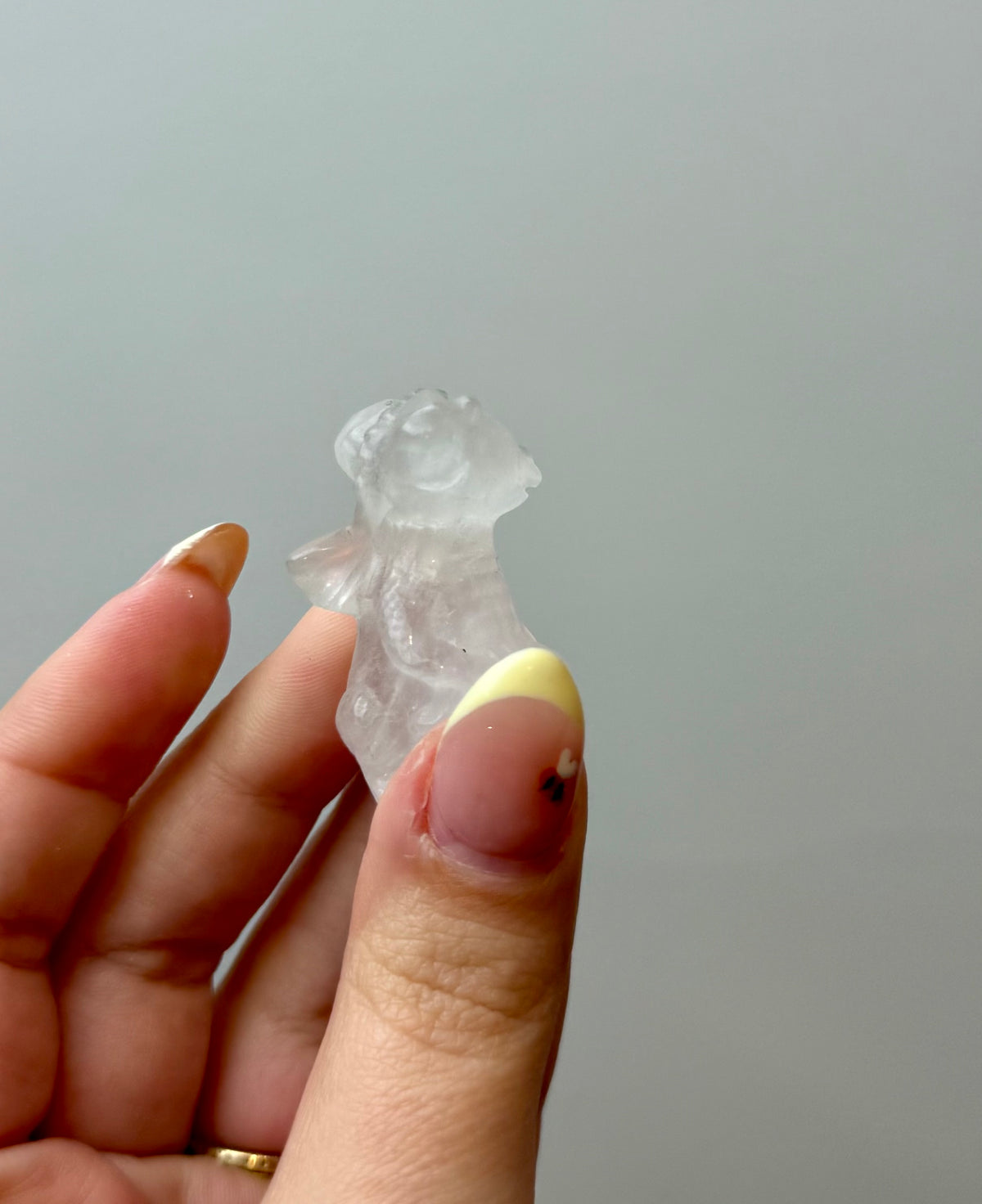 Quartz dragon carving