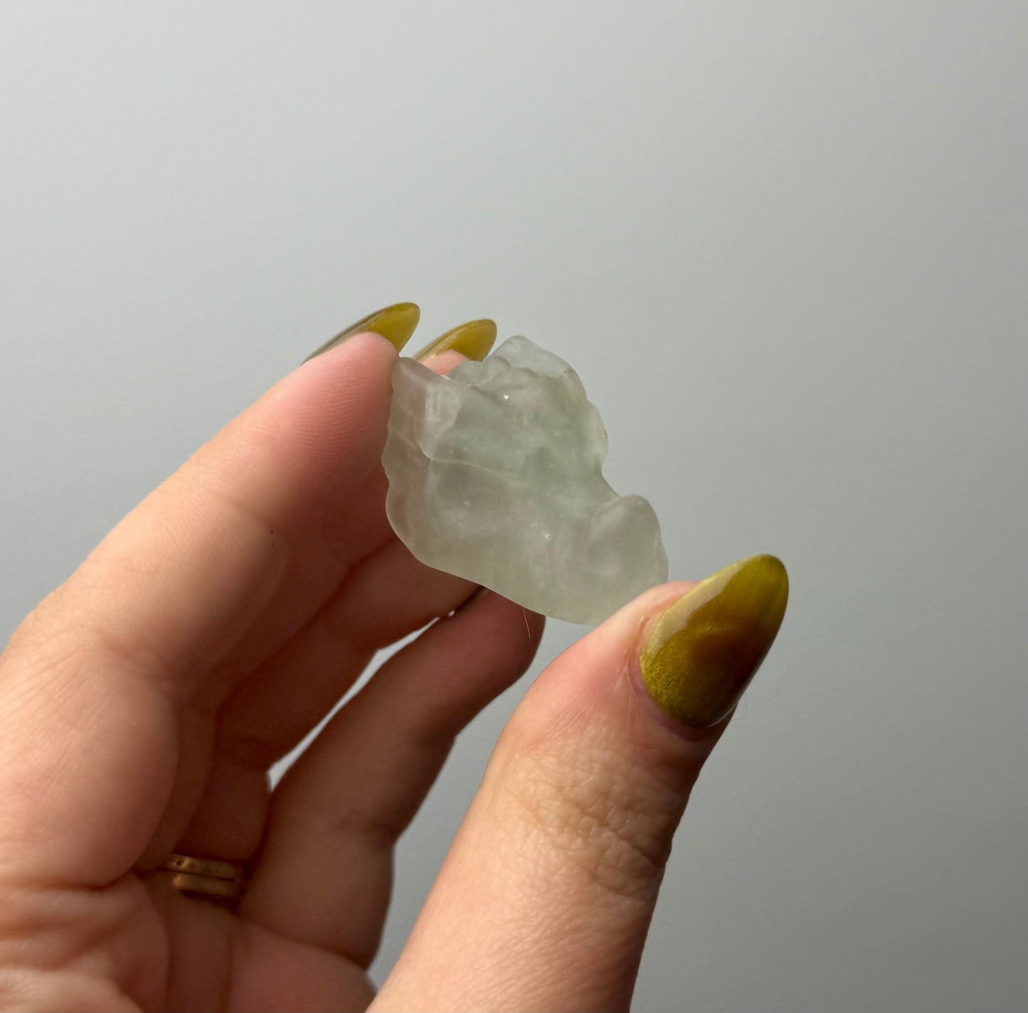 Fluorite dragon head carving