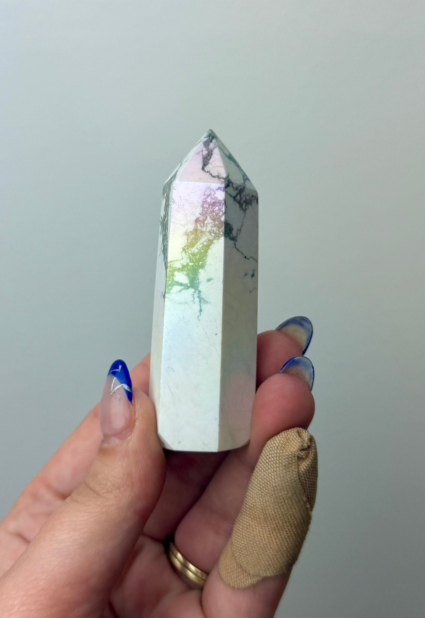 Altered aura howlite tower