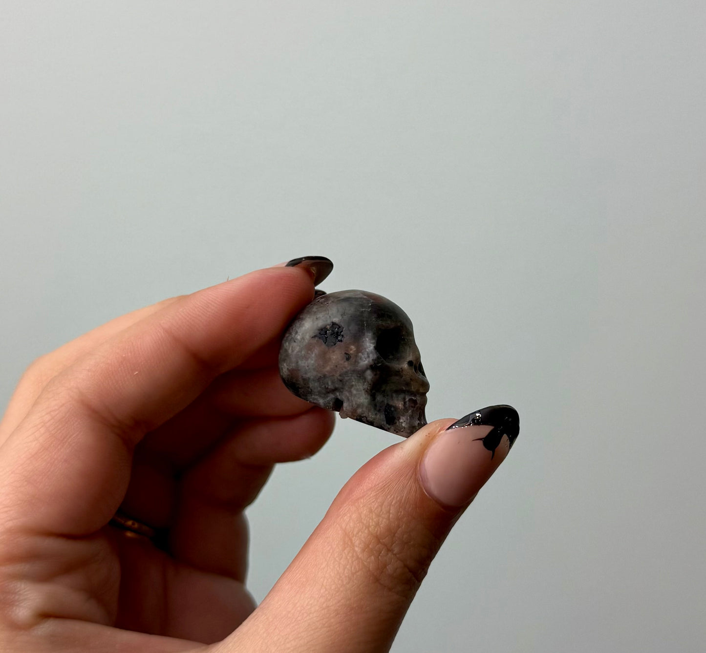 Yooperlite skull carving