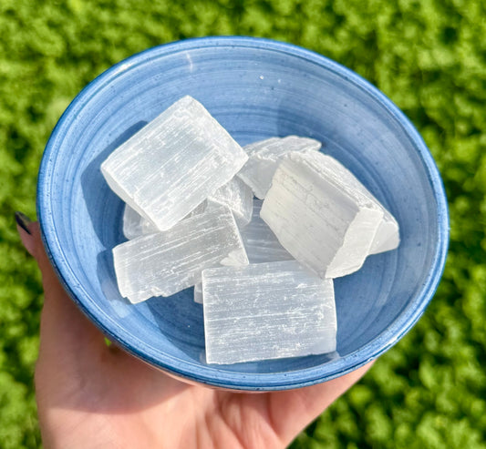 Satin spar raw chunks