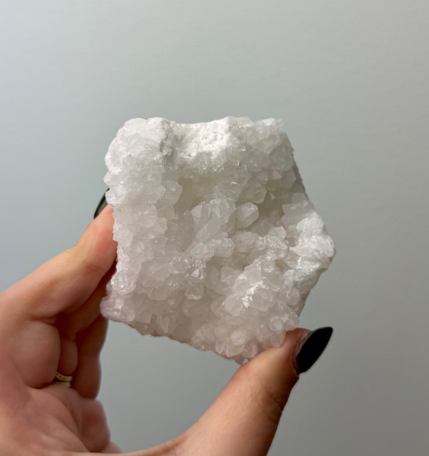 White quartz cluster