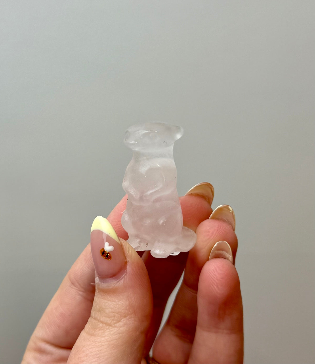 Quartz meerkat carving