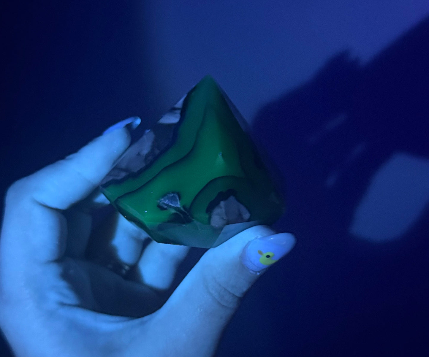Volcano agate 3D diamond carving