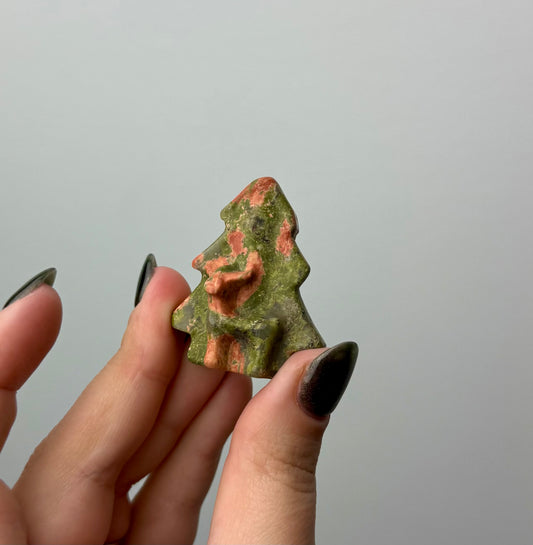 Deer Christmas tree carving