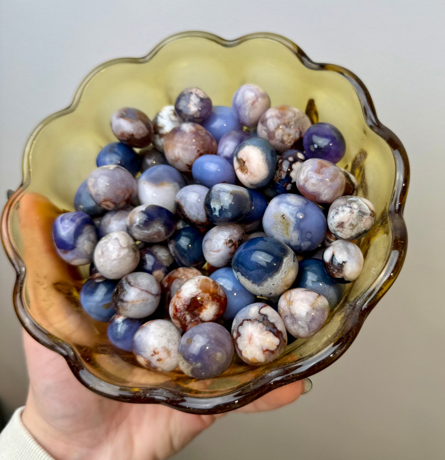 Dyed flower agate tumbles
