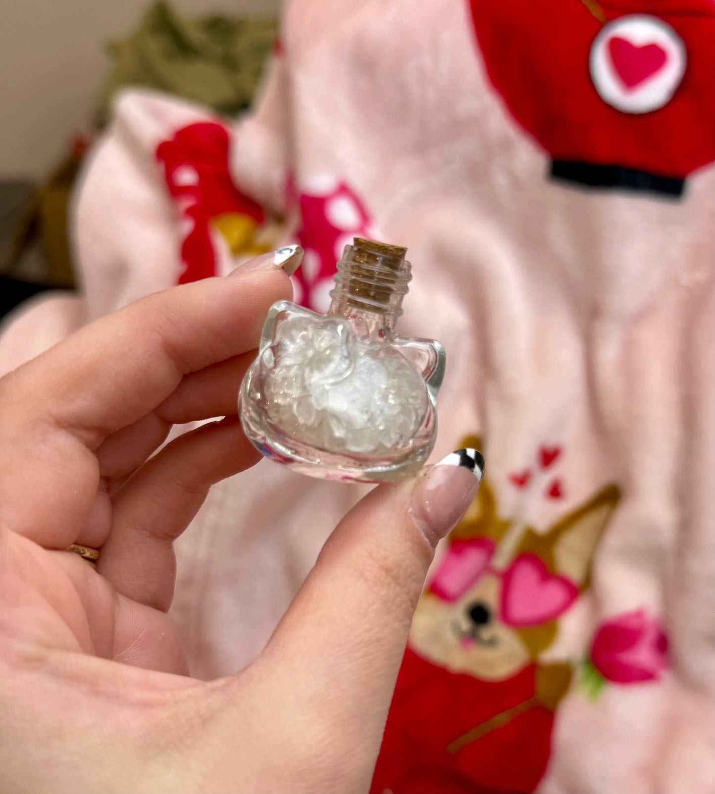 Quartz hello kitty chip bottle