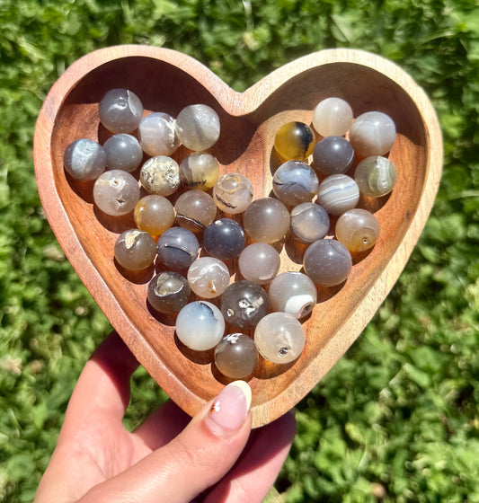 Chalcedony mini spheres
