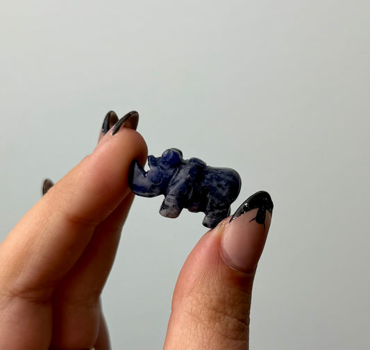 Sodalite rhinoceros carving ￼
