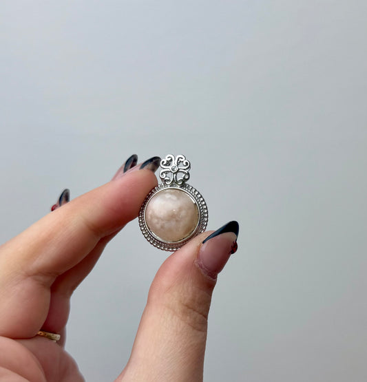 Flower agate pendant