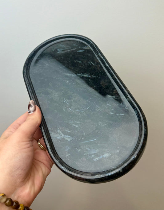 Arfvedsonite/firework stone tray