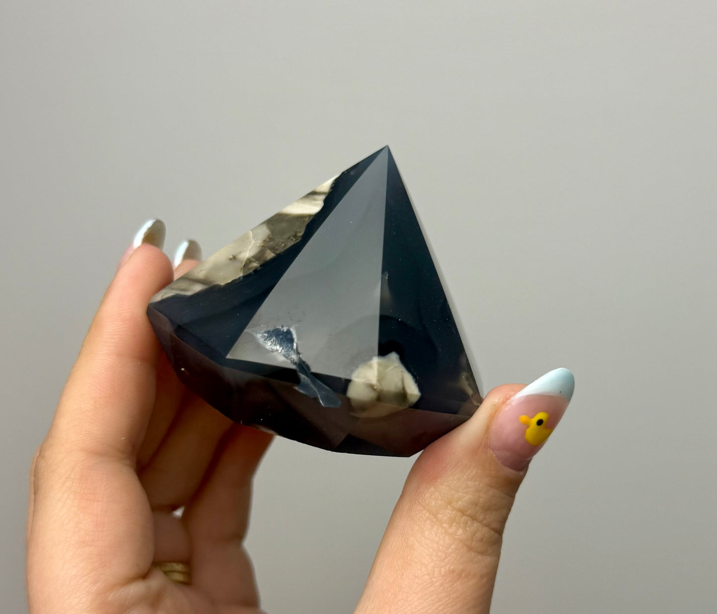 Volcano agate 3D diamond carving