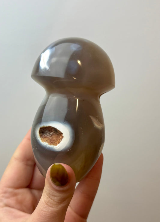 Orca agate mushroom carving