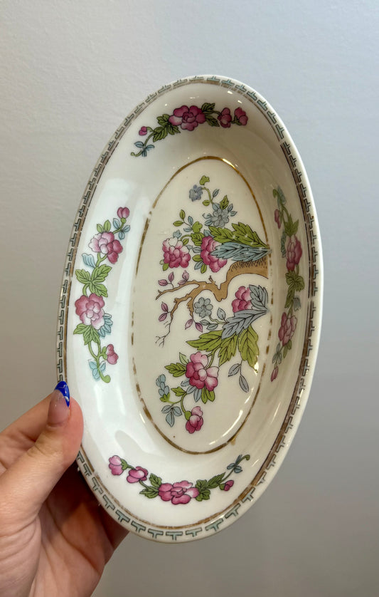 Beautiful dish/tray thrifted find