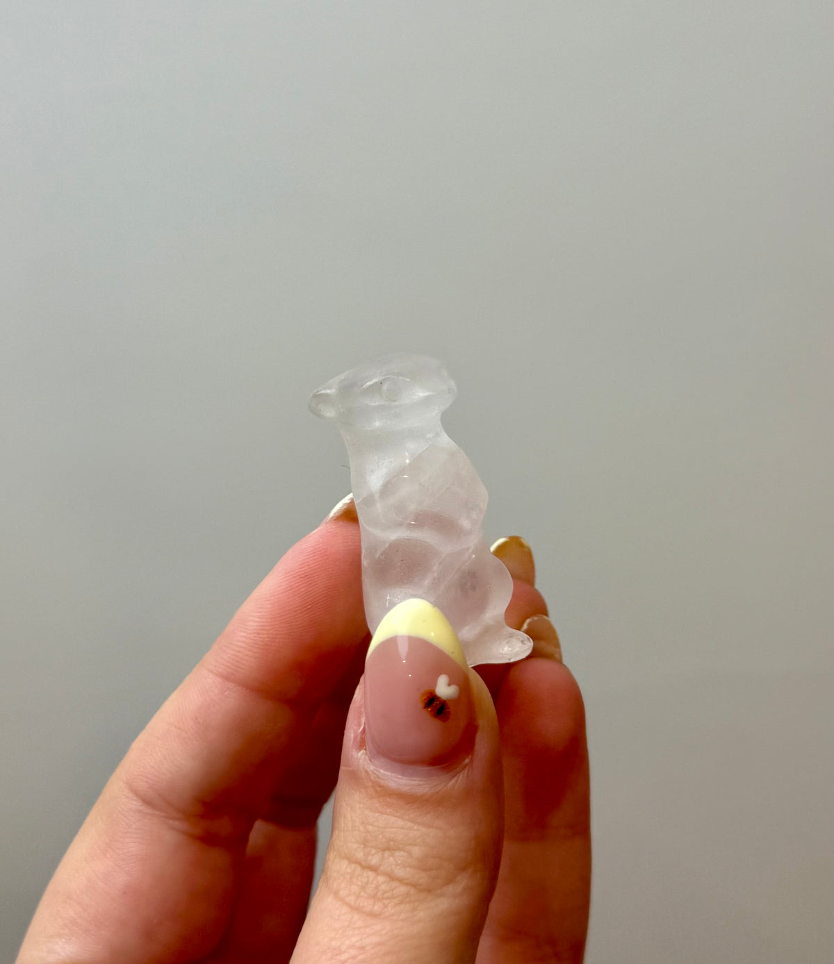 Quartz meerkat carving