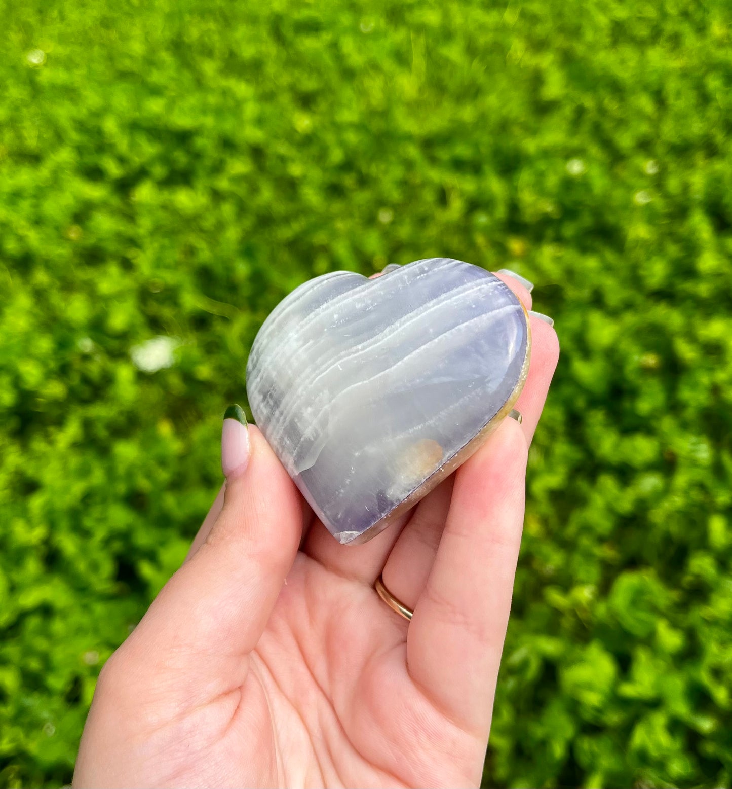 Dyed onyx heart carving